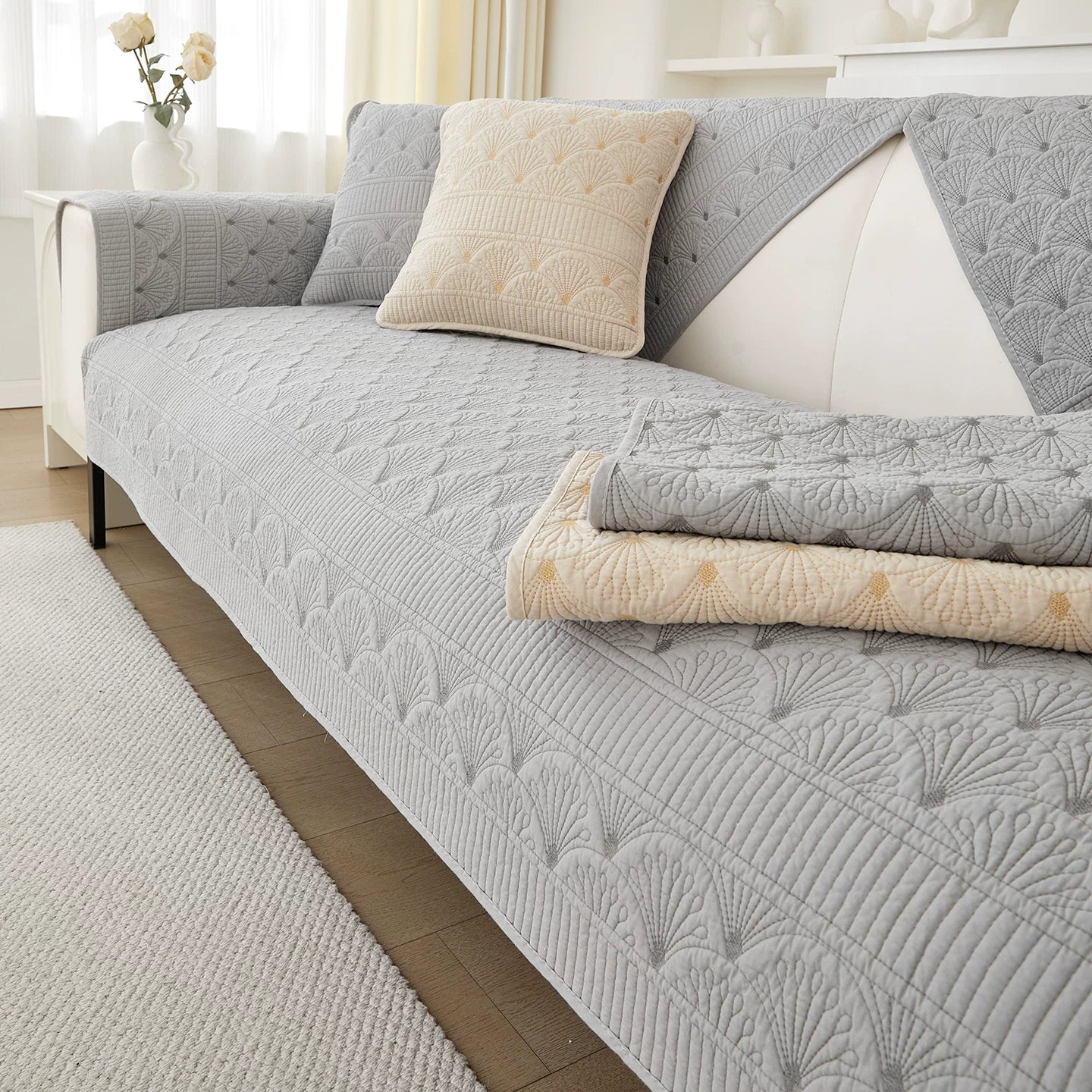 Coverfect Sofa Mat – Quilted Scallop